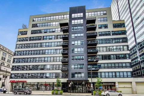 130 S Canal St #323, Chicago, IL 60606