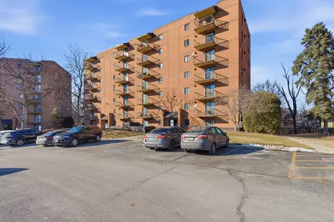 6010 Lake Bluff Dr #402, Tinley Park, IL 60477