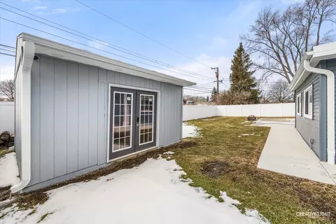 Exterior - 764 Scott Dr, Elgin, IL 60123 photo 2 of 6