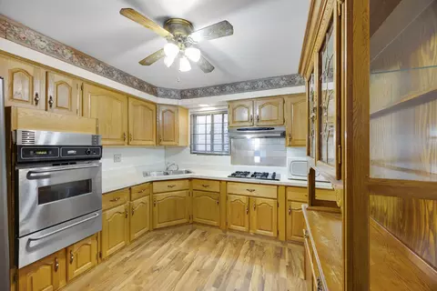 Kitchen - 518 E 95th St, Chicago, IL 60619 photo 2 of 2