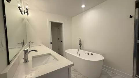 Bath - 417 W Pierce Rd, Itasca, IL 60143 photo 3 of 9
