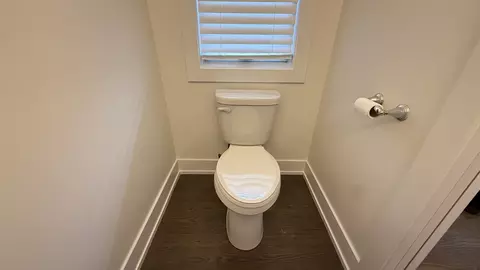 Bath - 417 W Pierce Rd, Itasca, IL 60143 photo 2 of 9
