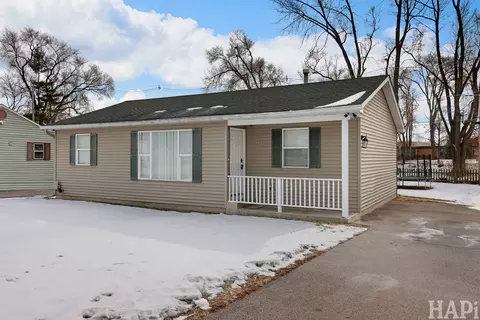 4801 Rose St, Crystal Lake, IL 60014