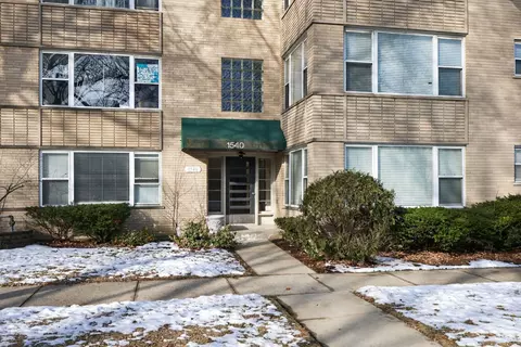 1540 Park Ave #3D, River Forest, IL 60305