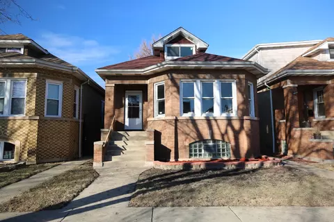 5536 W Melrose St, Chicago, IL 60641