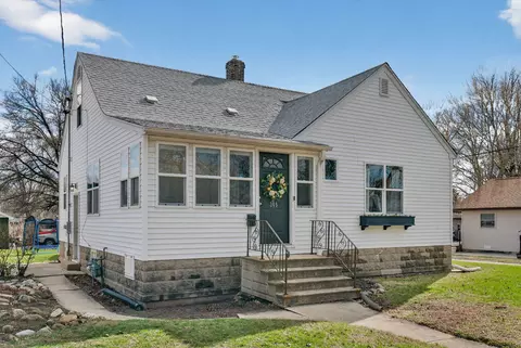 345 W Division St, Coal City, IL 60416