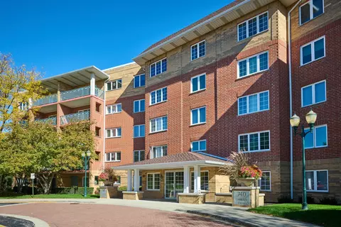 740 Creekside Dr #510, Mount Prospect, IL 60056