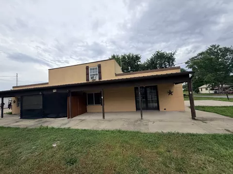807 Broadway St, Willisville, IL 62997