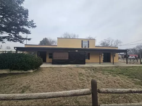 807 Broadway St, Willisville, IL 62997