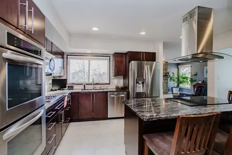 1095 Lancaster Ct, Hoffman Estates, IL 60169 photo 8
