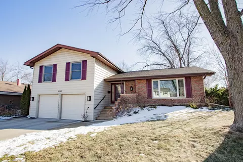 1095 Lancaster Ct, Hoffman Estates, IL 60169