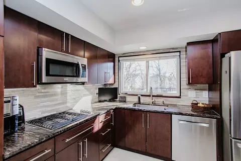 1095 Lancaster Ct, Hoffman Estates, IL 60169 photo 7
