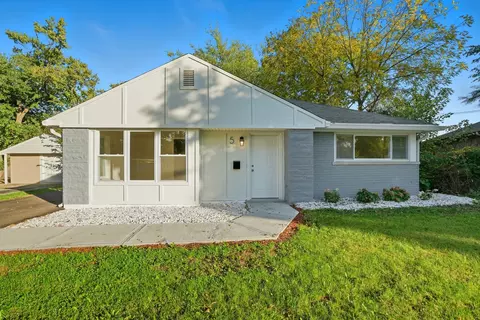 5 Oak Ln, Park Forest, IL 60466