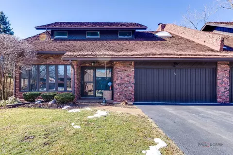8 Lucas Dr, Palos Hills, IL 60465