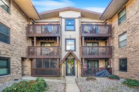 4553 W 56th St #204, Chicago, IL 60629