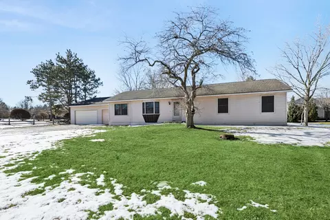 33430 N Hunt Club Rd, Libertyville, IL 60048