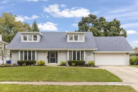 1565 N Summit St, Wheaton, IL 60187