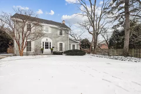 317 Vincent Ct, Lake Bluff, IL 60044