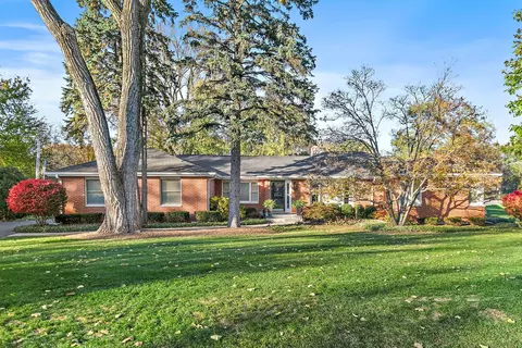 454 Harvard Ave, Barrington, IL 60010