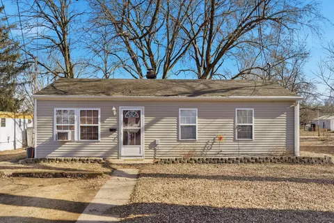 806 Sheridan Ave, Dixon, IL 61021