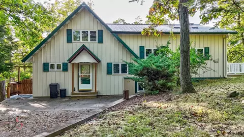 705 Cedar Ct, Varna, IL 61375