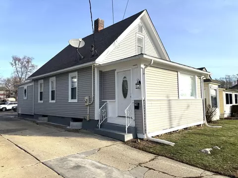 756 Walnut St, Elgin, IL 60123