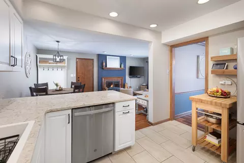 2062 Creekside Dr, Wheaton, IL 60189 photo 21