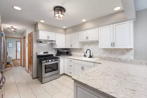 2062 Creekside Dr, Wheaton, IL 60189 photo 19