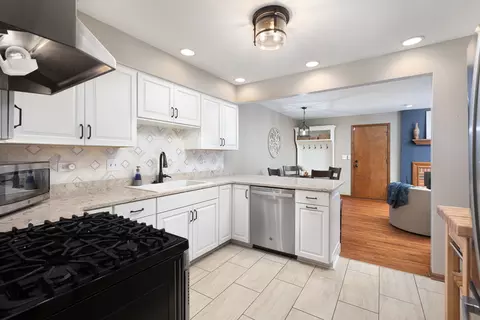2062 Creekside Dr, Wheaton, IL 60189 photo 20