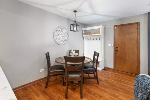 2062 Creekside Dr, Wheaton, IL 60189 photo 16