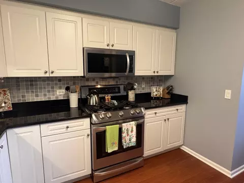 Kitchen - 1378 Perry St #412, Des Plaines, IL 60016 photo 5 of 6