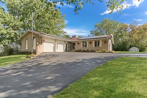 43411 N Lynn Dale Dr, Zion, IL 60099