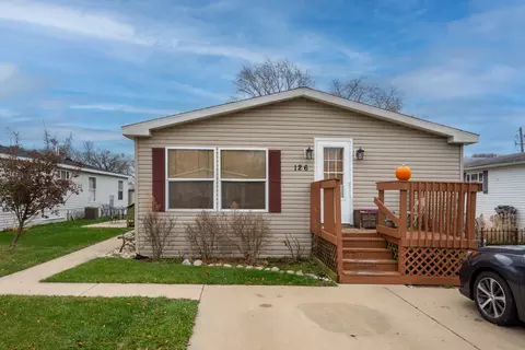 1817 104th St #126, Pleasant Prairie, WI 53158