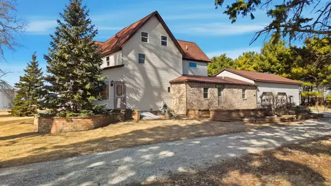 382 Keigwin Rd, Walnut, IL 61376