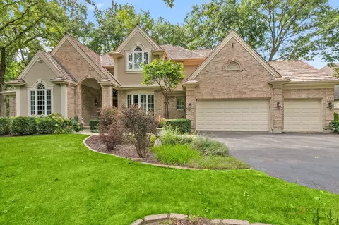 833 Blackberry Ct, Gurnee, IL 60031