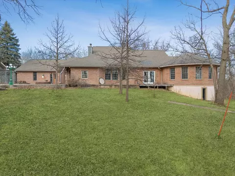 315 N 9th St, Clinton, IA 52732