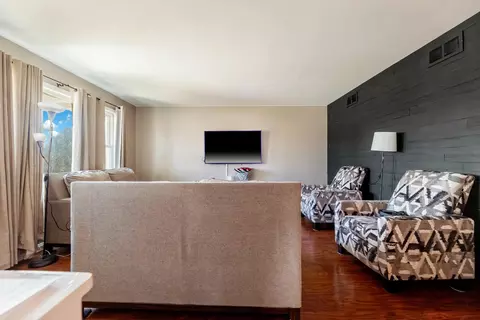 Living - 7712 S Oketo Ave, Bridgeview, IL 60455 photo 4 of 6
