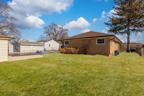 Exterior - 7712 S Oketo Ave, Bridgeview, IL 60455 photo 3 of 3