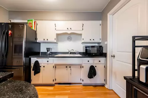 Kitchen - 7712 S Oketo Ave, Bridgeview, IL 60455 photo 1 of 5