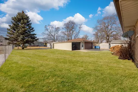 Exterior - 7712 S Oketo Ave, Bridgeview, IL 60455 photo 2 of 3