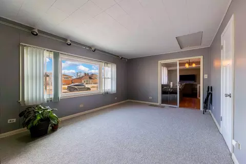 Living - 7712 S Oketo Ave, Bridgeview, IL 60455 photo 6 of 6