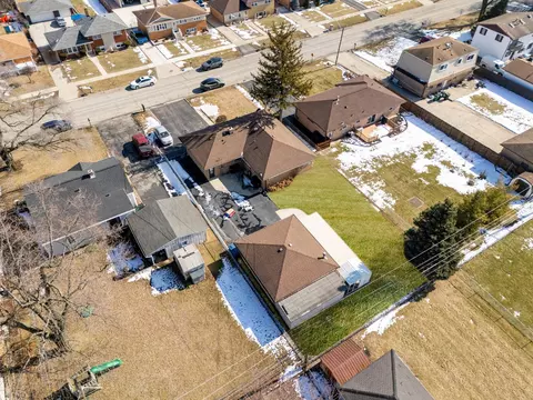 View/Area - 7712 S Oketo Ave, Bridgeview, IL 60455 photo 3 of 4