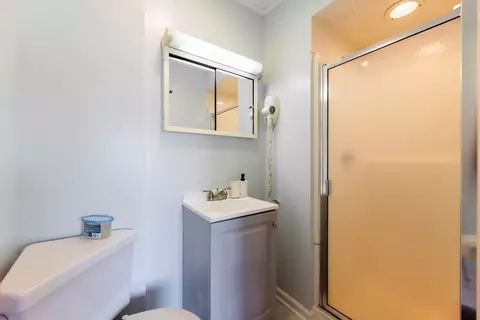 Bath - 7712 S Oketo Ave, Bridgeview, IL 60455 photo 3 of 3