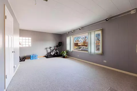 Living - 7712 S Oketo Ave, Bridgeview, IL 60455 photo 5 of 6