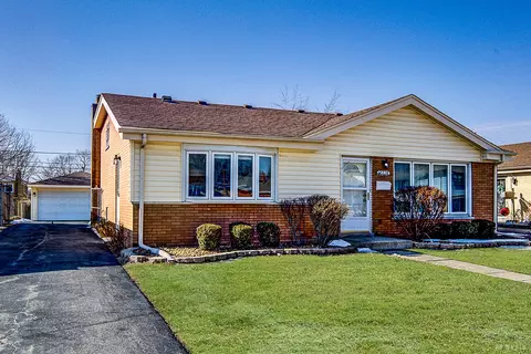 10228 S Kenneth Ave, Oak Lawn, IL 60453