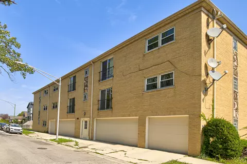 3207 N Pontiac Ave #2S, Chicago, IL 60634