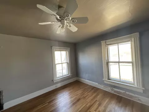 Bedroom - 522 E Superior St, Ottawa, IL 61350 photo 2 of 2