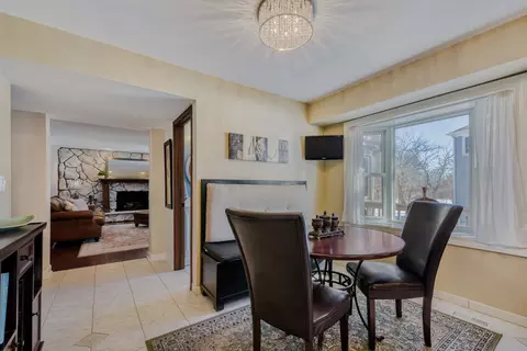 Dining - 3881 Bordeaux Dr, Hoffman Estates, IL 60192 photo 2 of 2