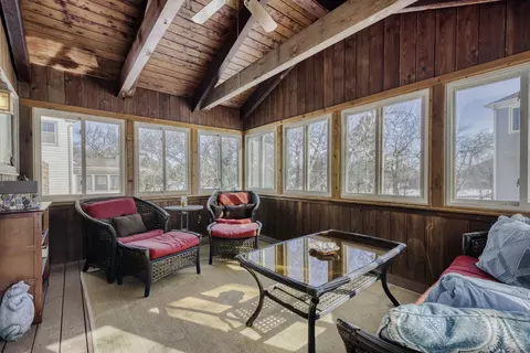 Exterior - 3881 Bordeaux Dr, Hoffman Estates, IL 60192 photo 2 of 10