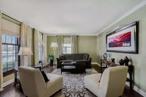 Living - 3881 Bordeaux Dr, Hoffman Estates, IL 60192 photo 2 of 6